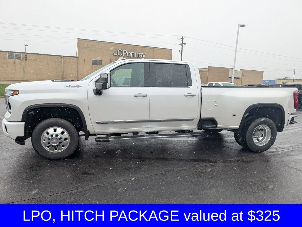 Used 2024 Chevrolet Silverado 3500 High Country w/ High Country Premium Package image 5