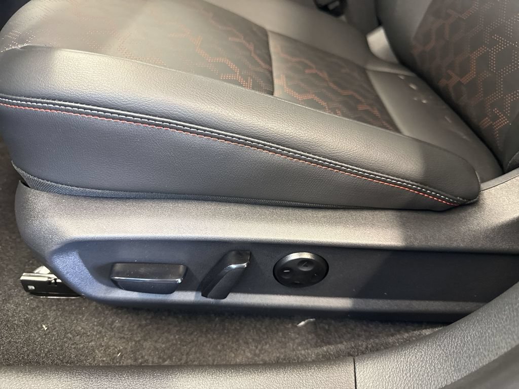 New 2026 Nissan Sentra SR w/ SR Premium Package FWD image 14