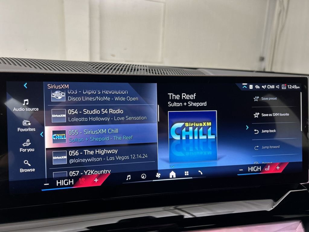 New 2025 BMW i5 xDrive40 w/ Premium Package image 17