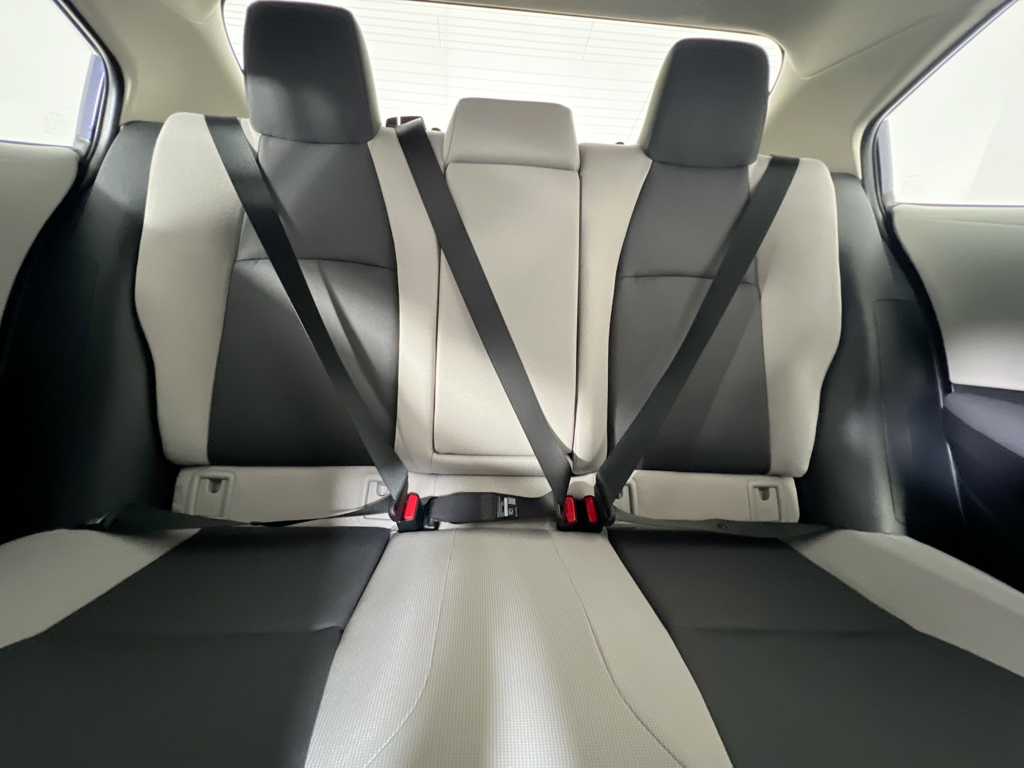 Used 2025 Toyota Corolla LE w/ Convenience Package FWD image 33