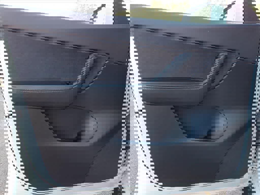 Used 2021 Tesla Model Y Long Range image 15