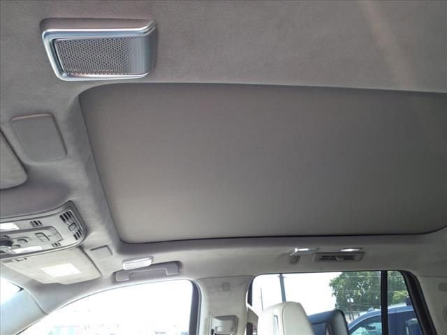 Used 2021 Cadillac Escalade Premium Luxury Platinum image 12