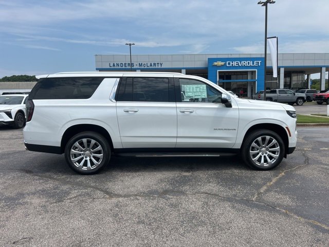 New 2025 Chevrolet Suburban Premier image 2