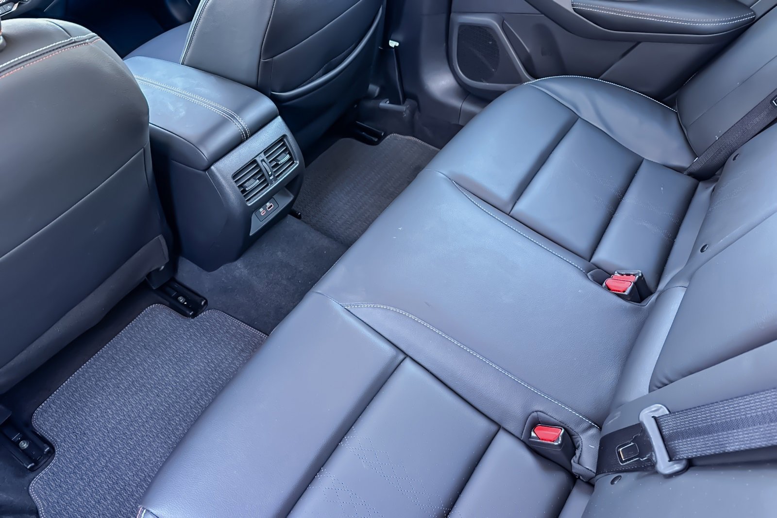 Used 2024 Nissan Altima 2.0 SR image 8