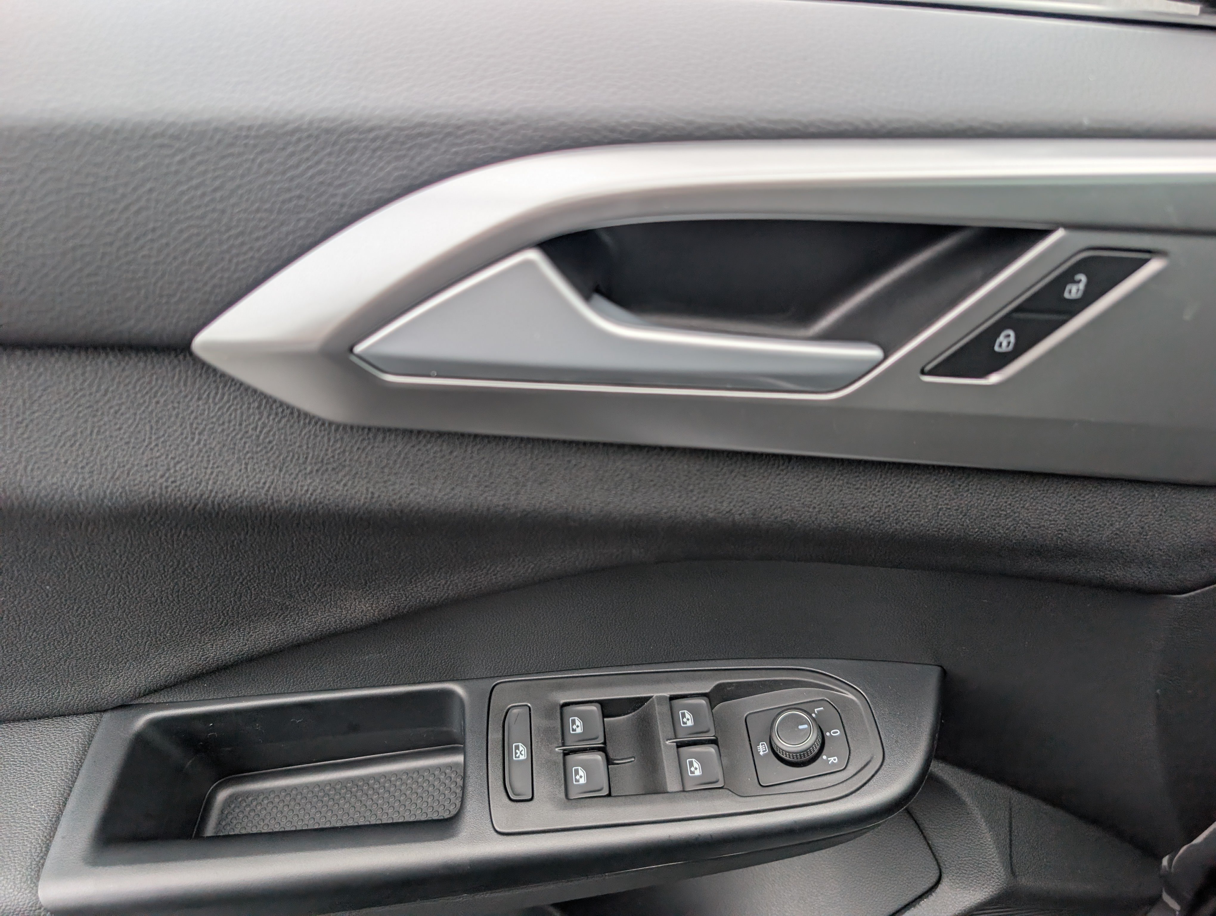 New 2027 Volkswagen Taos Sport AWD/4WD image 16