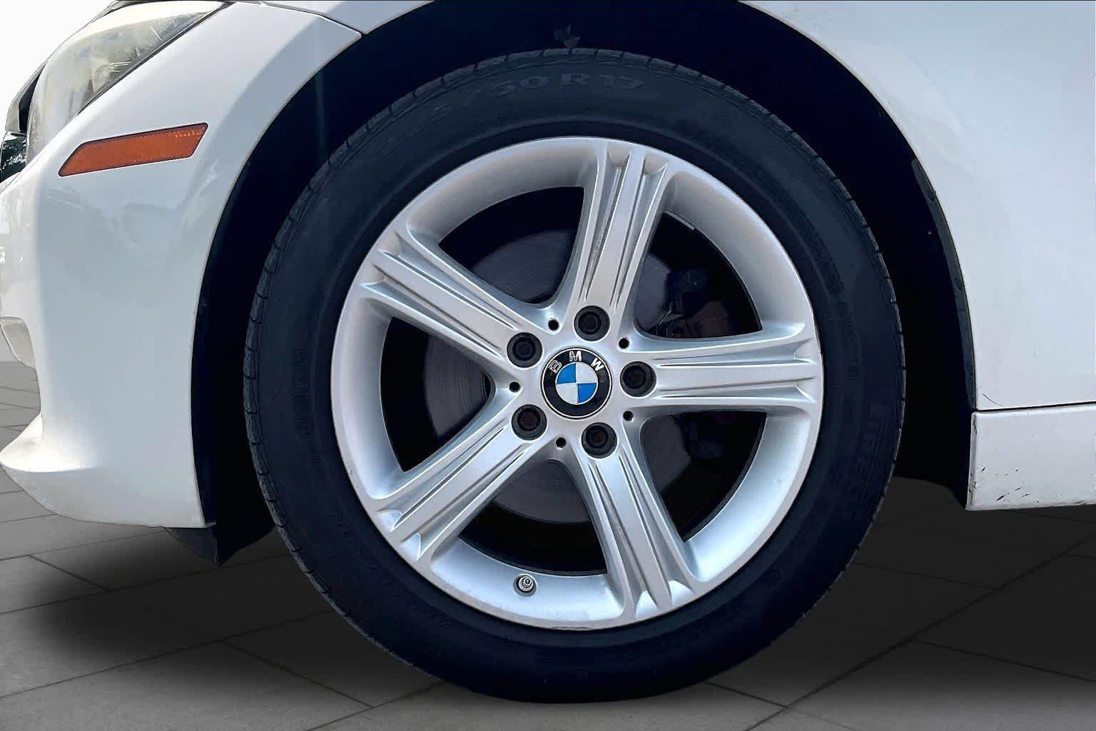 Used 2015 BMW 320i xDrive Sedan AWD/4WD image 10