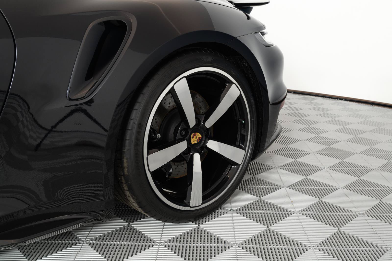 Used 2024 Porsche 911 Turbo AWD/4WD image 15