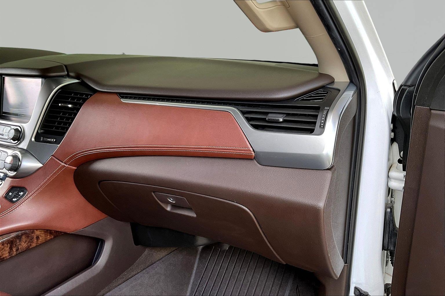 Used 2018 Chevrolet Tahoe Premier AWD/4WD image 27