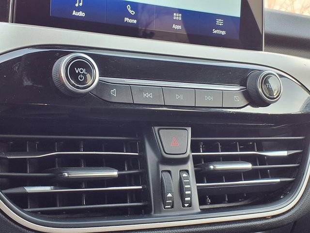 Used 2020 Ford Escape SE image 12