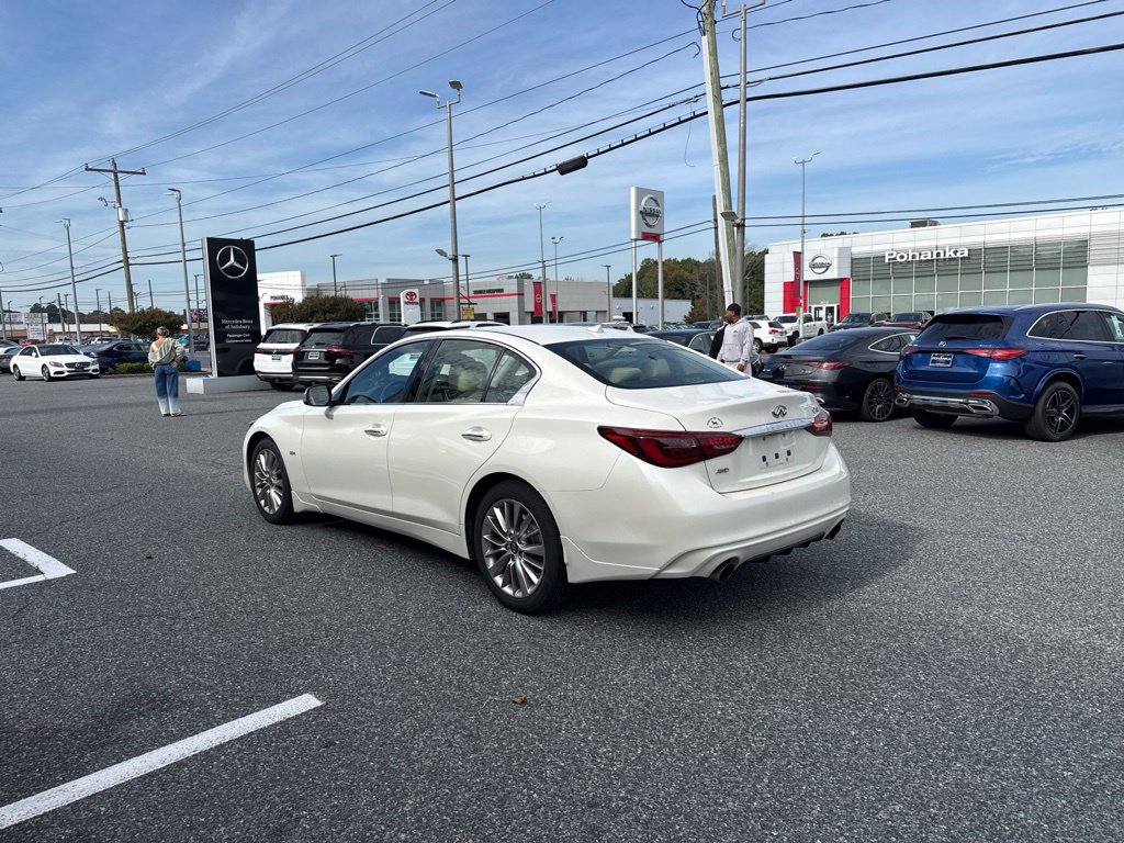 Used 2019 INFINITI Q50 Luxe w/ Essential Package (3.0T Luxe) AWD/4WD image 5