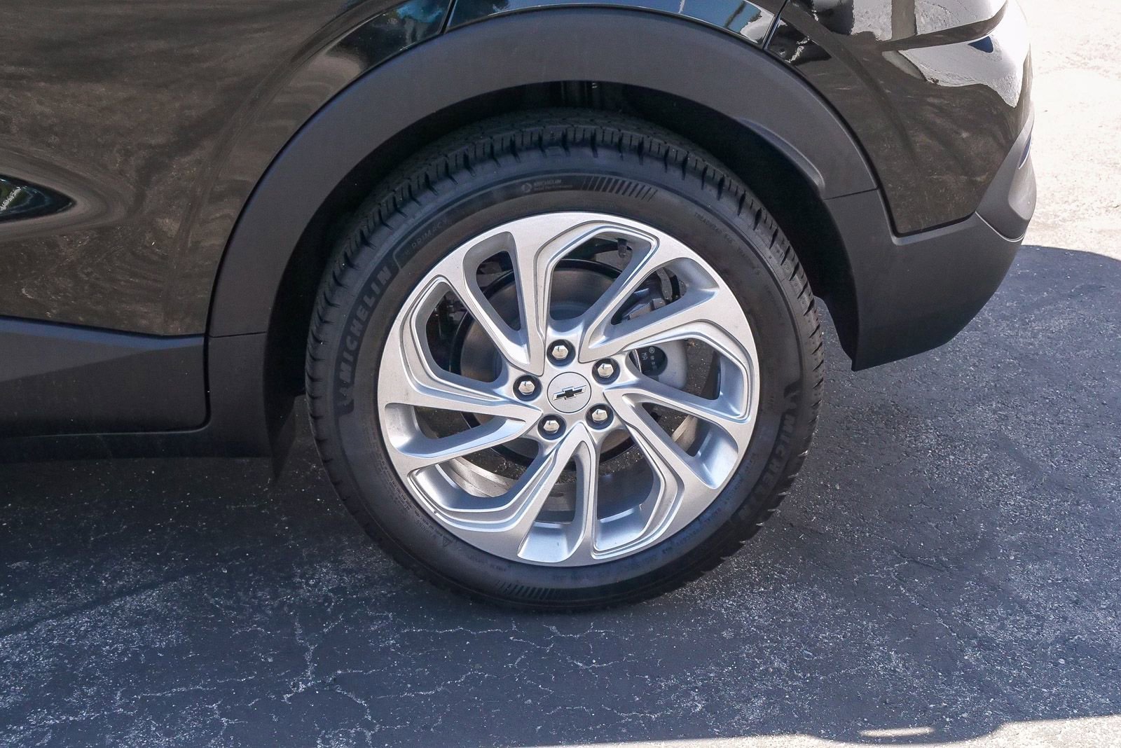 New 2027 Chevrolet Bolt LT w/ Comfort Package image 6