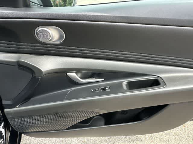 Used 2023 Hyundai Elantra SEL w/ Convenience Package FWD image 23