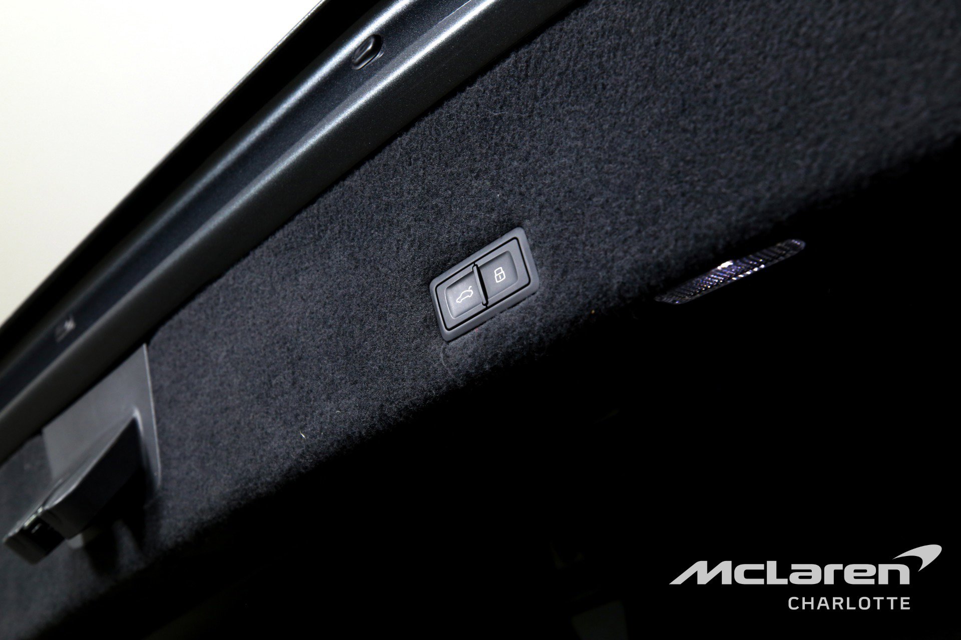 Used 2020 Lamborghini Urus image 23