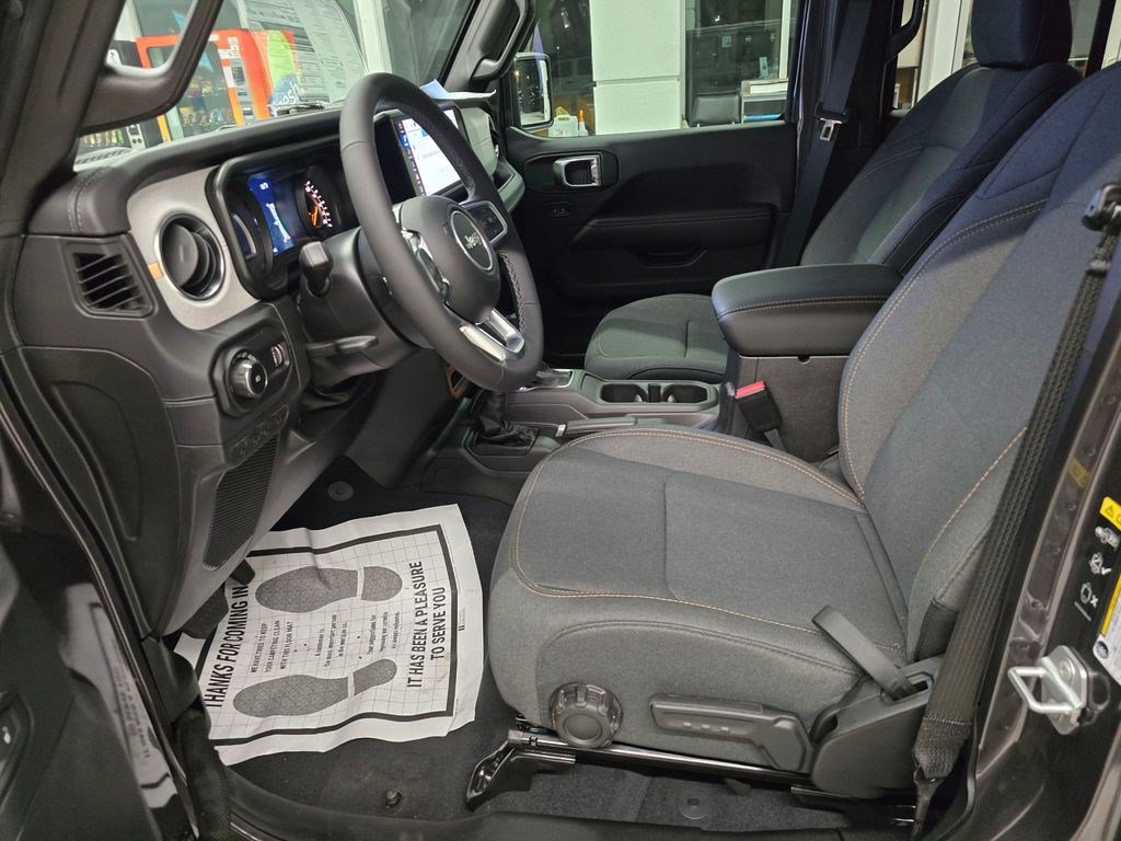 New 2025 Jeep Wrangler Unlimited Sahara AWD/4WD image 16