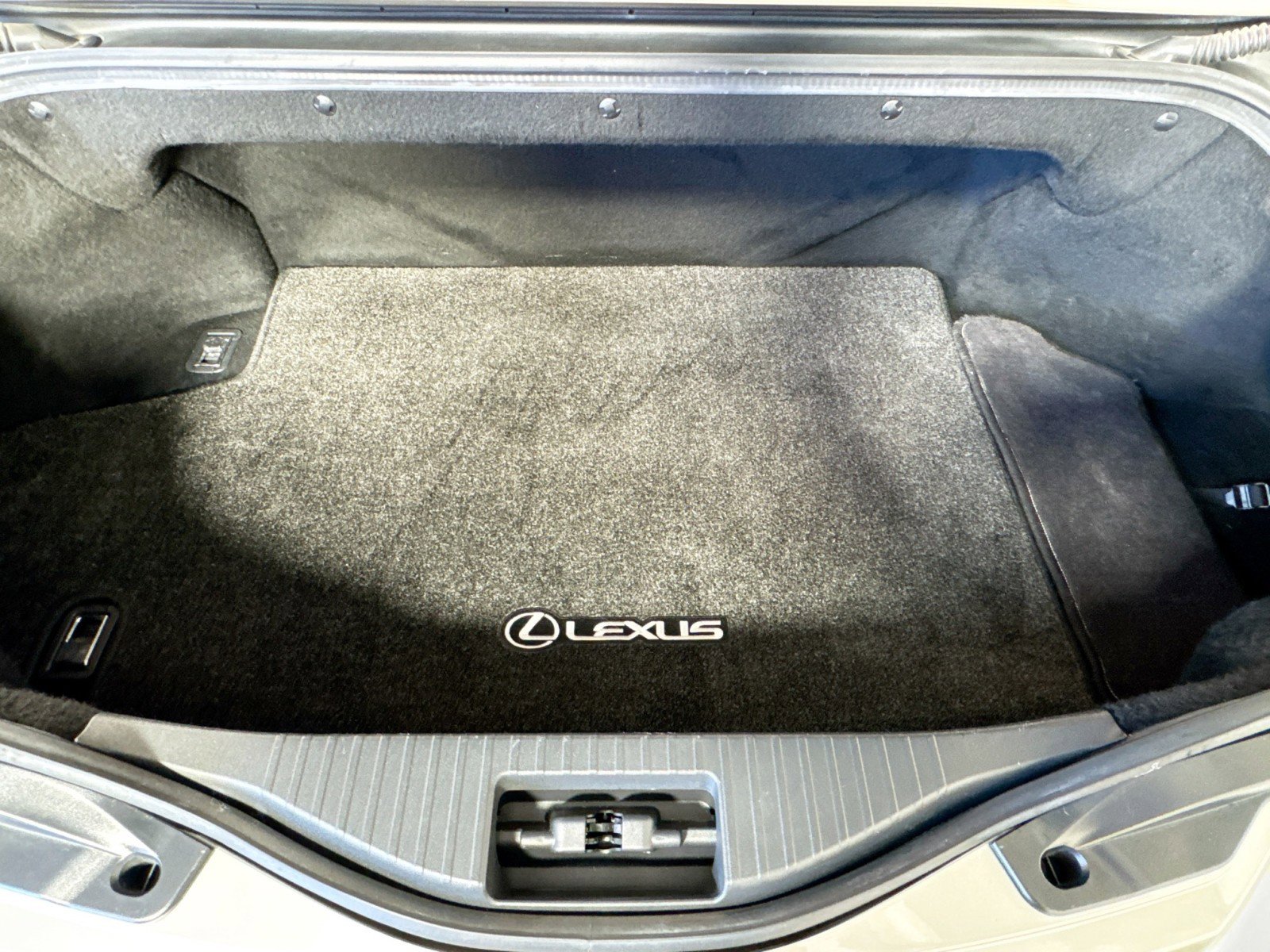Used 2021 Lexus LC 500 Convertible w/ Touring Package RWD image 23