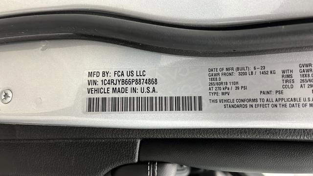 Used 2023 Jeep Grand Cherokee 4WD 4xe image 31