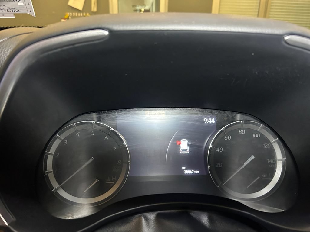 Used 2021 Toyota Highlander XLE AWD/4WD image 24