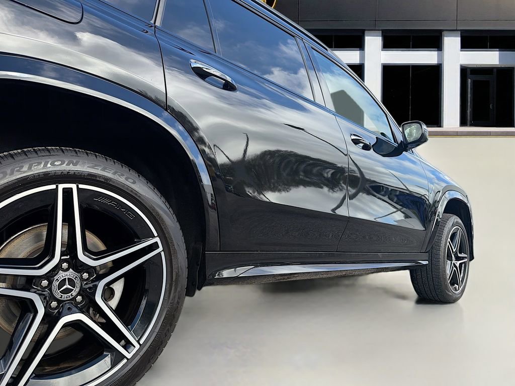 Used 2025 Mercedes-Benz GLS 450 4MATIC w/ Pinnacle Trim Package image 44