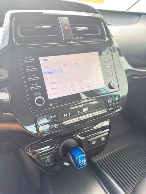 Used 2022 Toyota Prius LE AWD/4WD image 12