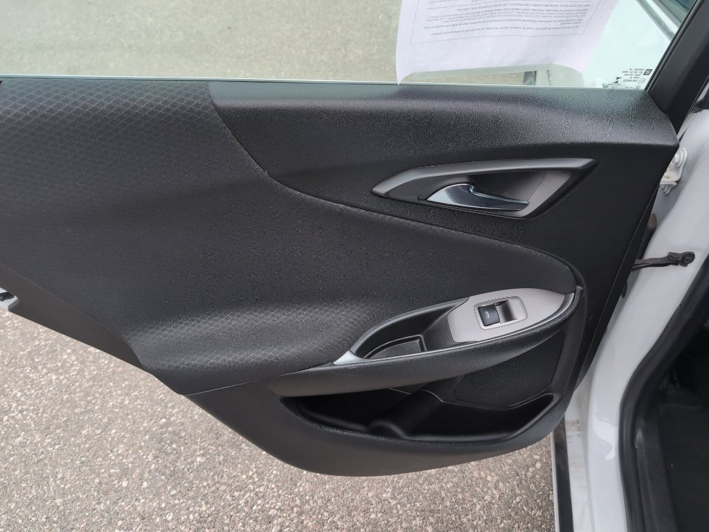 Used 2023 Chevrolet Malibu LT image 16