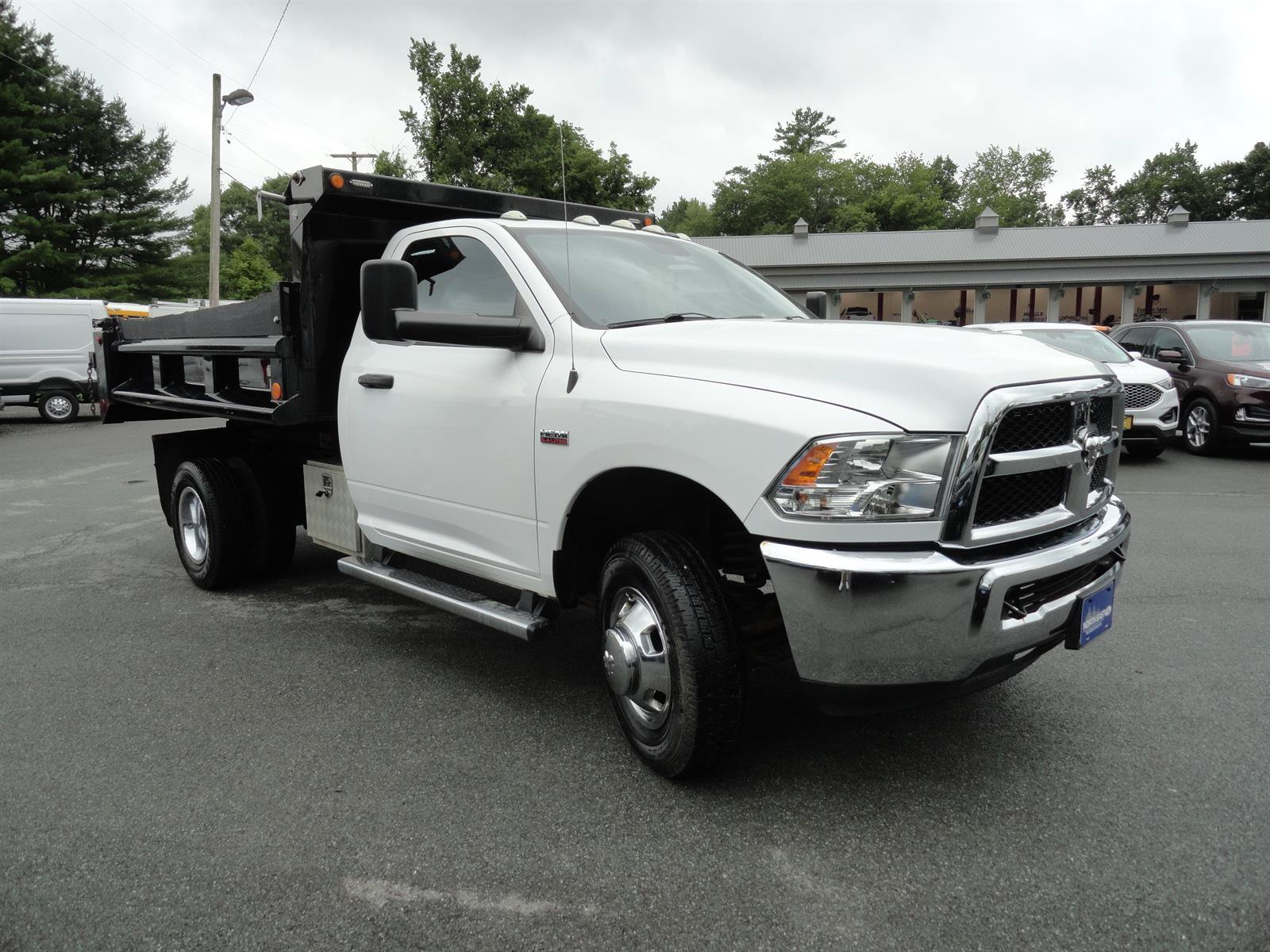 Used 2018 RAM 3500 Tradesman w/ Chrome Appearance Group AWD/4WD image 3