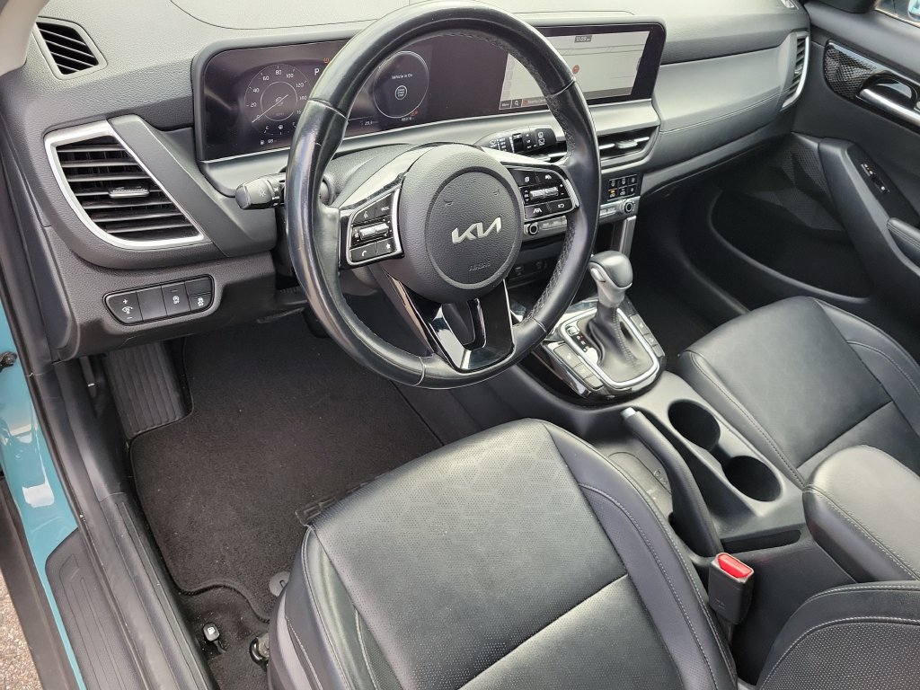 Used 2024 Kia Seltos EX FWD image 12