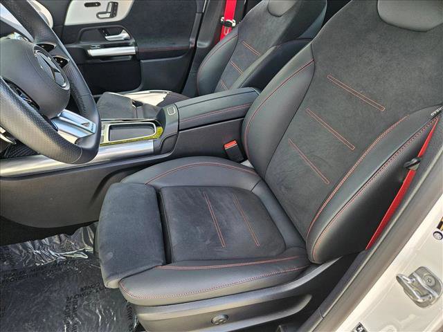 Used 2025 Mercedes-Benz GLA 35 AMG 4MATIC image 15