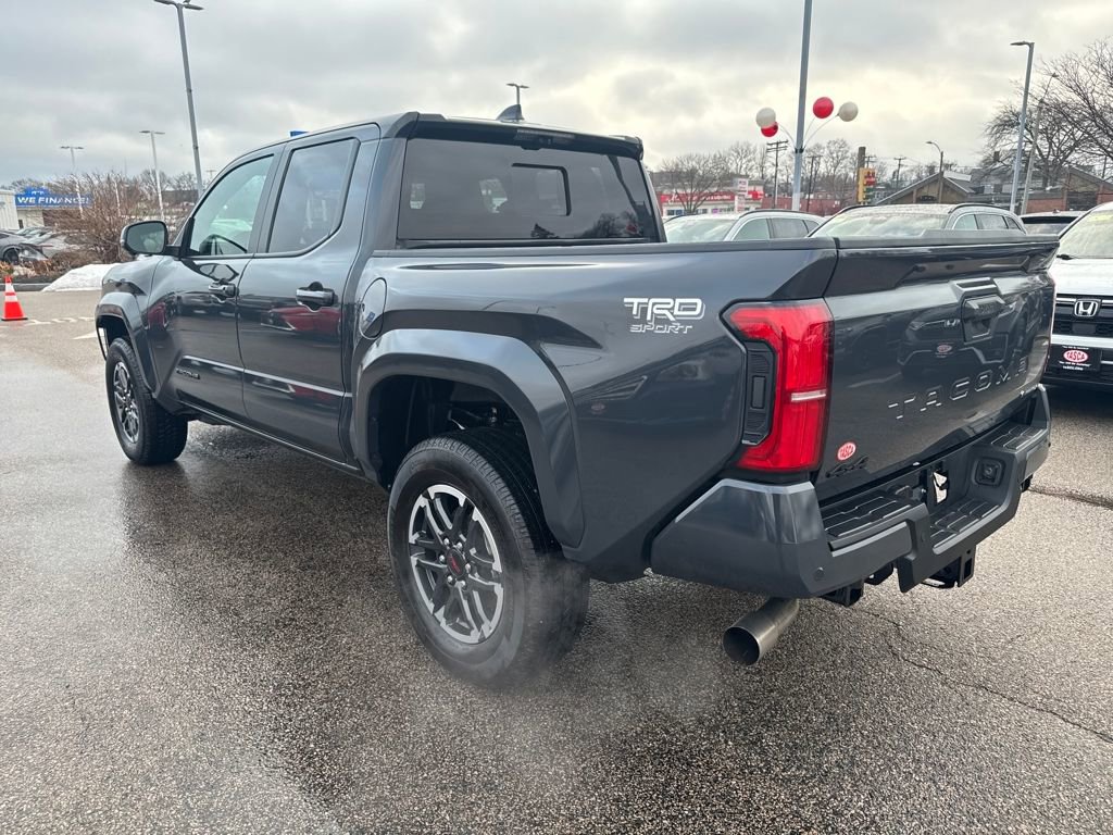 Used 2025 Toyota Tacoma TRD Sport image 5