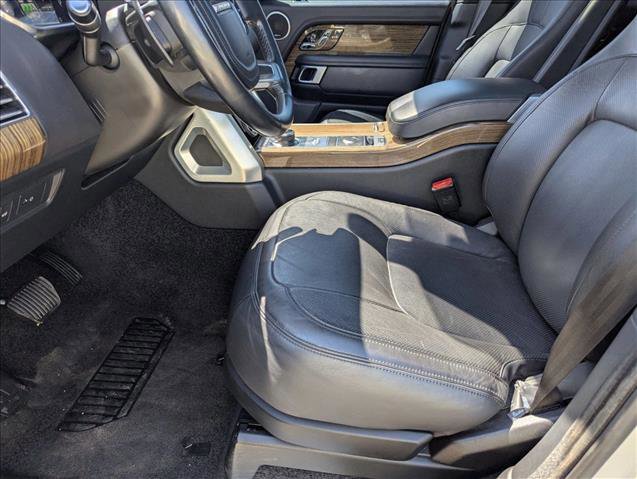 Used 2018 Land Rover Range Rover HSE image 16