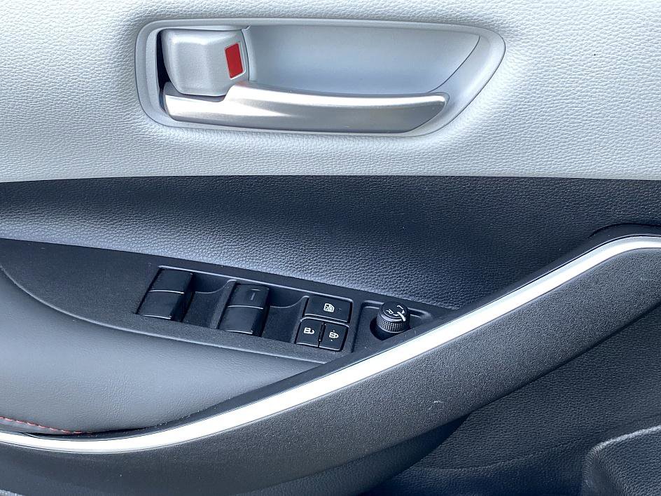 Certified 2025 Toyota Corolla SE image 19