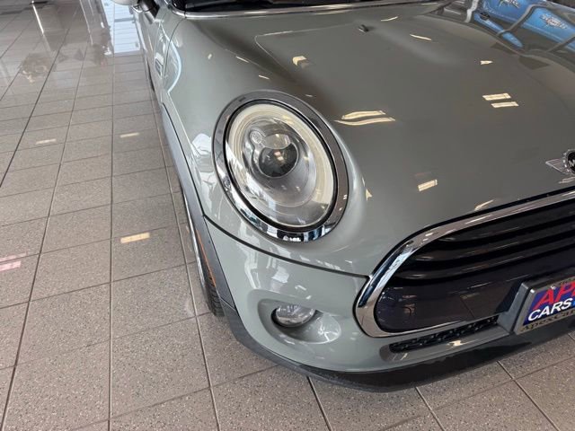 Used 2016 MINI Cooper 4-Door Hardtop image 8