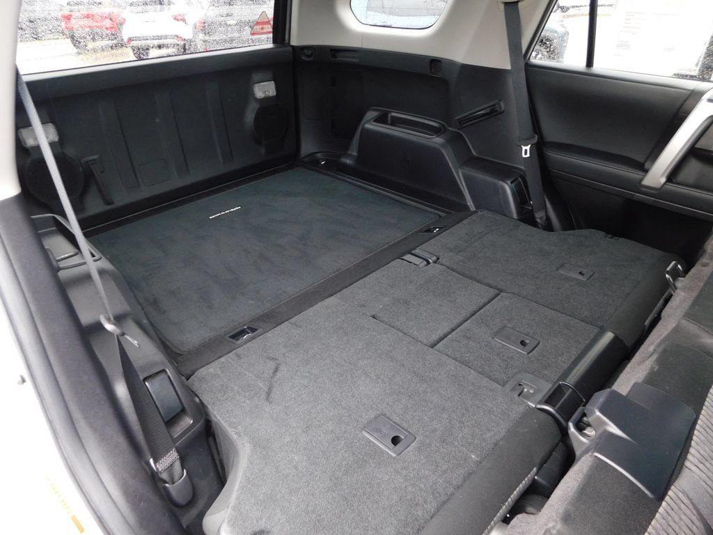 Used 2020 Toyota 4Runner SR5 AWD/4WD image 21
