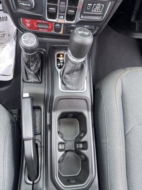 Used 2025 Jeep Wrangler Willys 4xe image 9