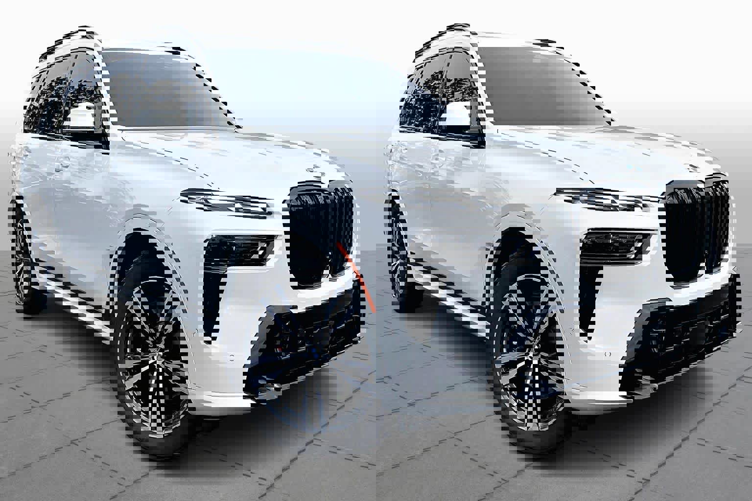 Certified 2024 BMW X7 xDrive40i w/ M Sport Package image 3