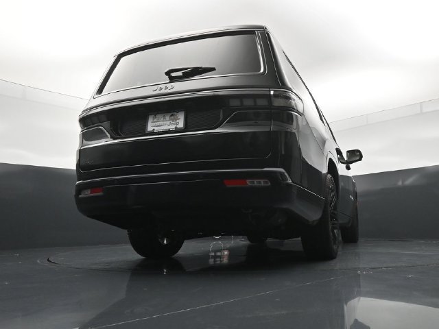 New 2026 Jeep Grand Wagoneer L Limited AWD/4WD image 23