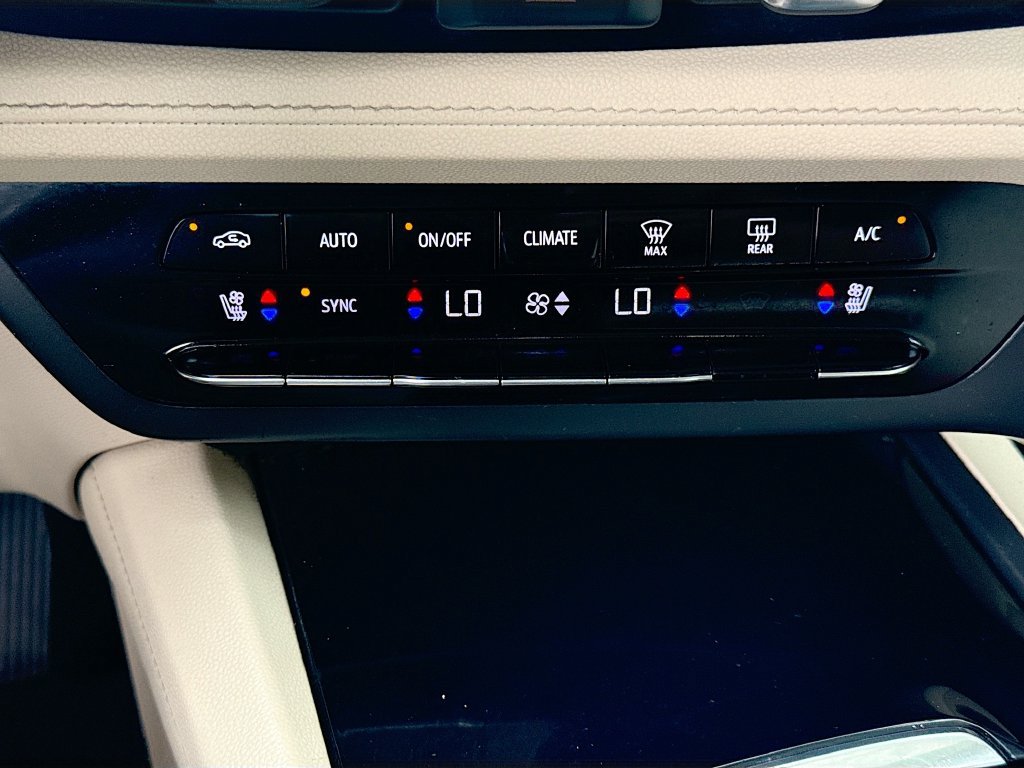 Used 2023 Buick Envision Avenir FWD image 16