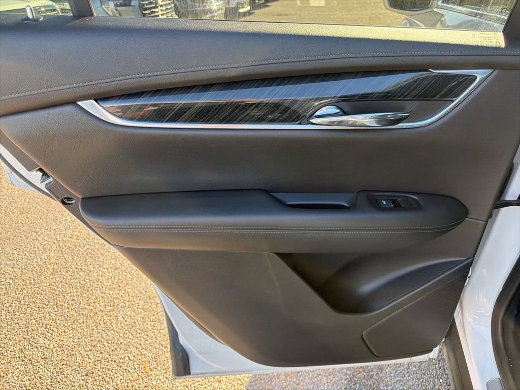 Used 2020 Cadillac XT6 Premium Luxury image 15