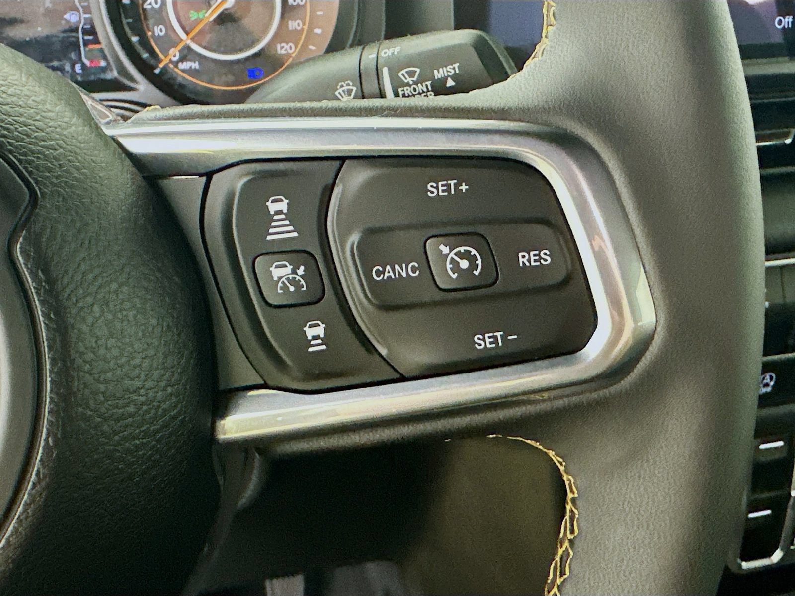 Used 2024 Jeep Wrangler Unlimited Sahara w/ Technology Group AWD/4WD image 19