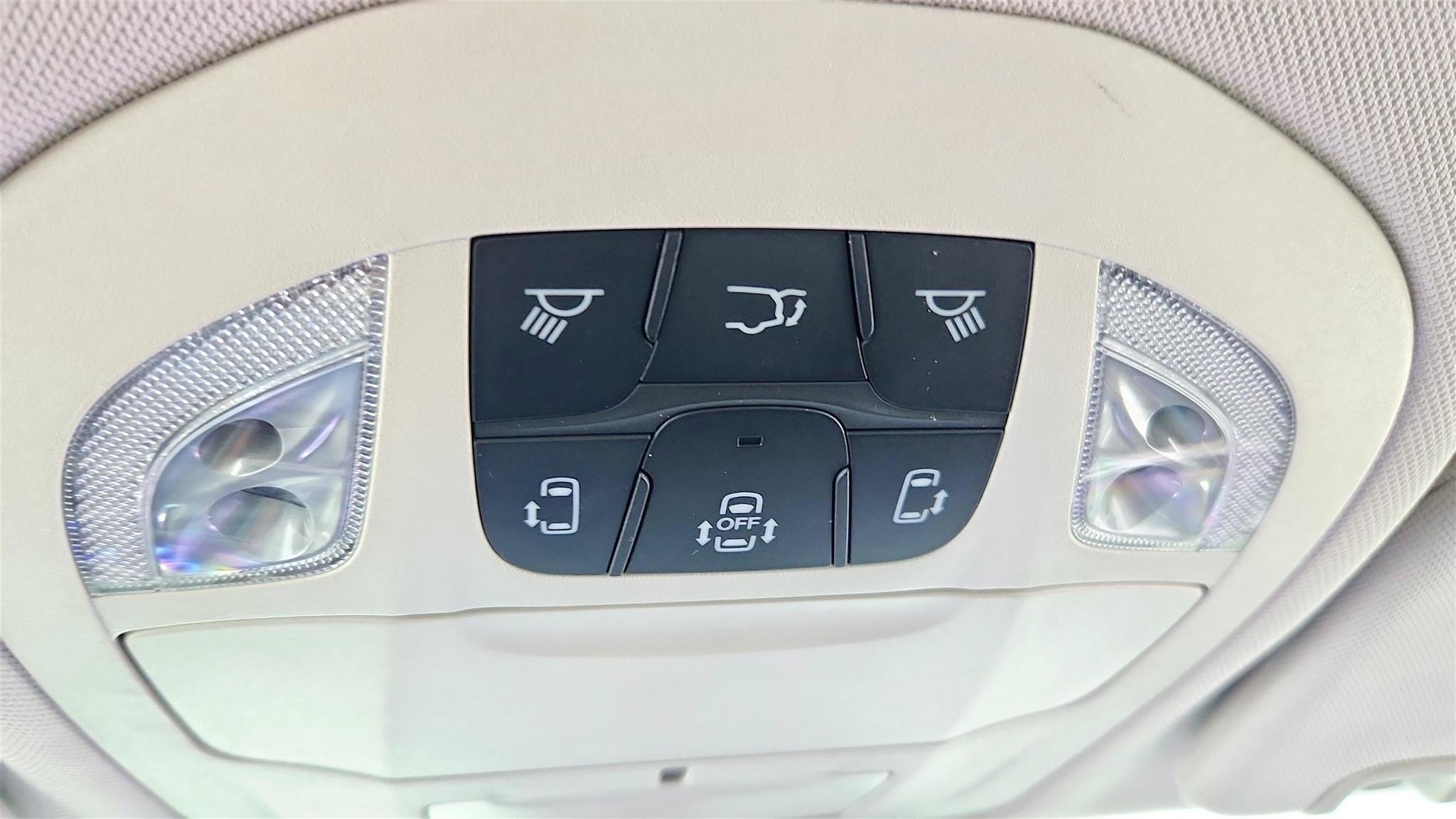 Used 2024 Chrysler Pacifica Touring-L FWD image 26
