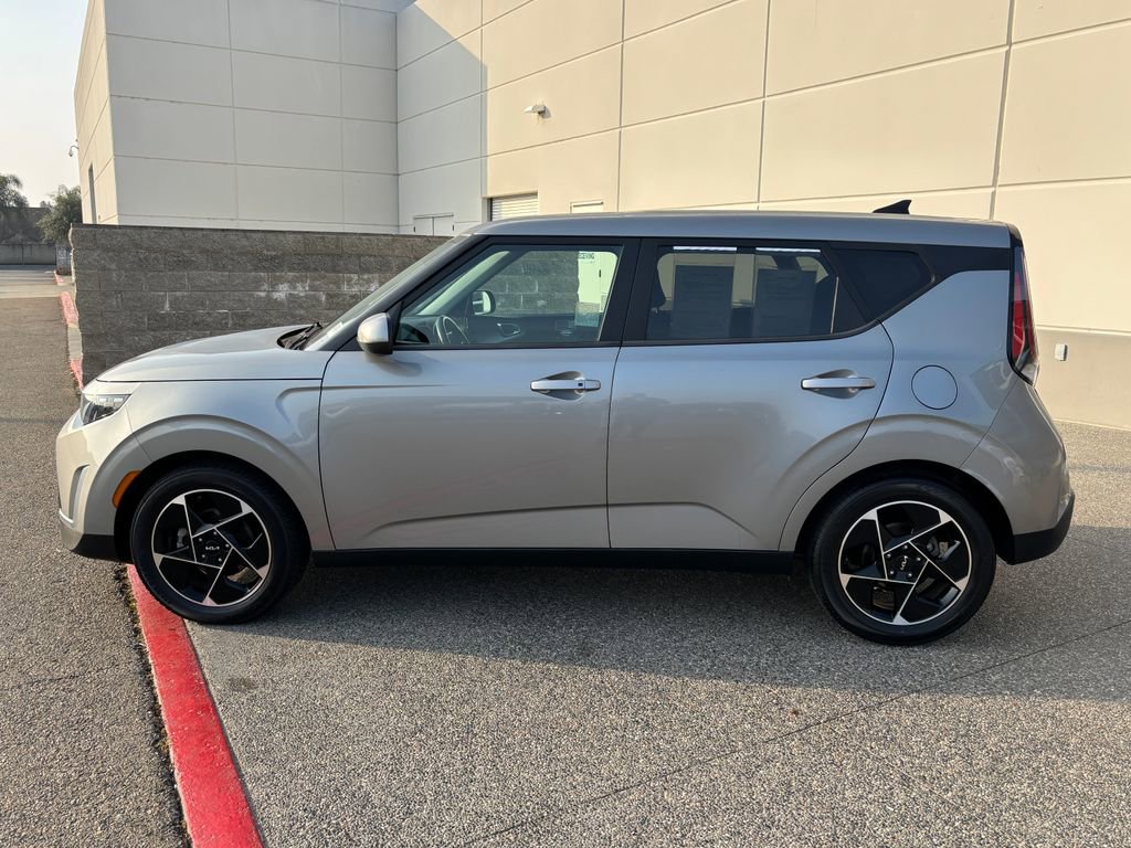 Used 2023 Kia Soul EX image 8