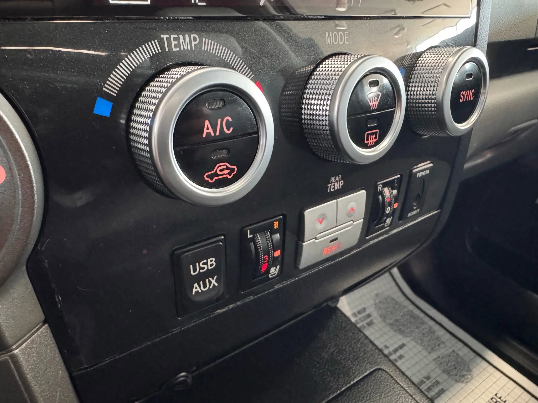 Used 2014 Toyota Sequoia Platinum image 45