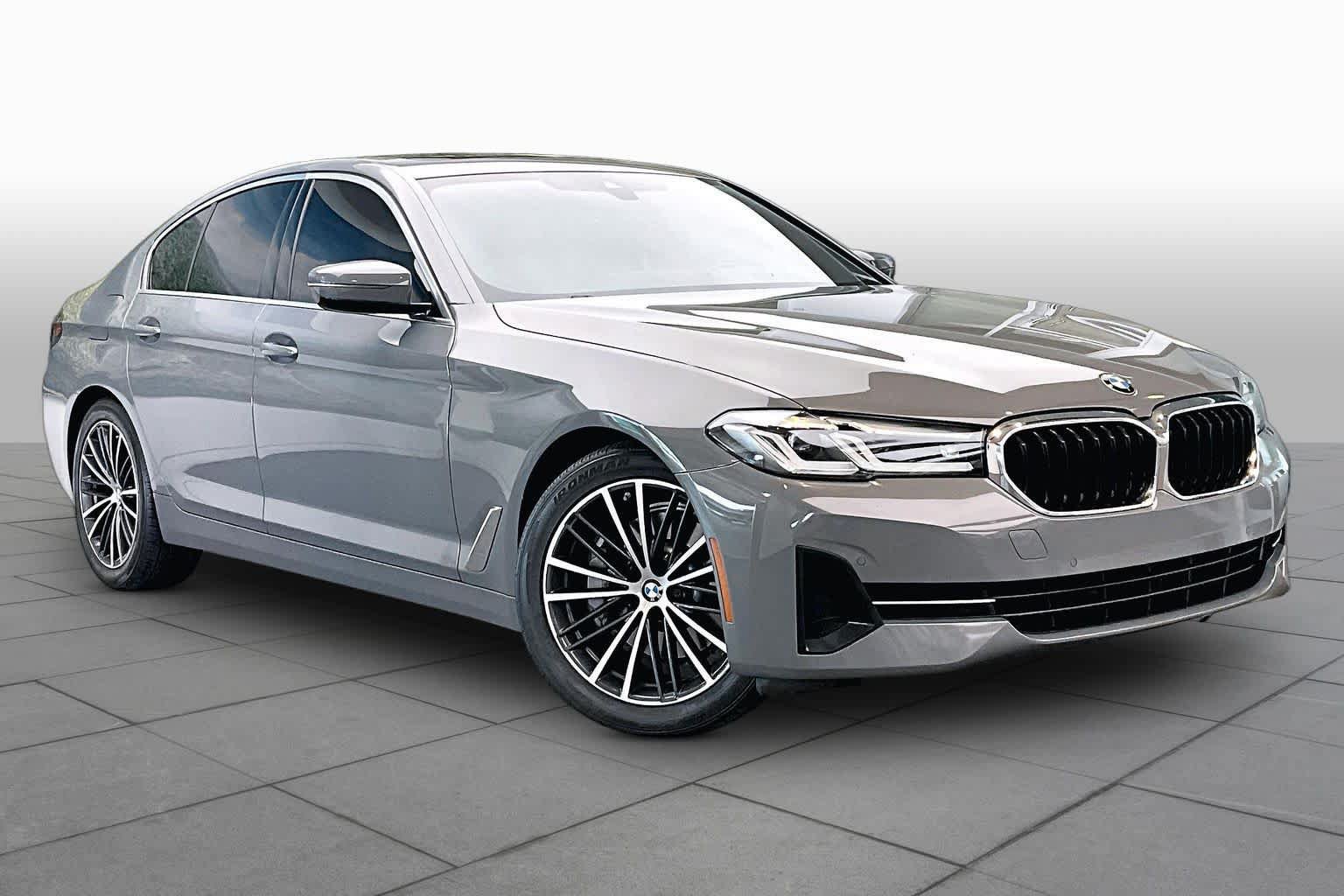 Used 2021 BMW 530i w/ Premium Package RWD image 2