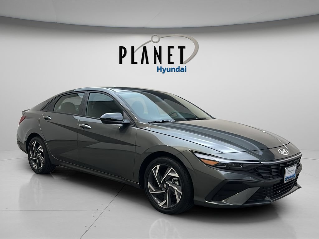Used 2025 Hyundai Elantra SEL FWD video 1