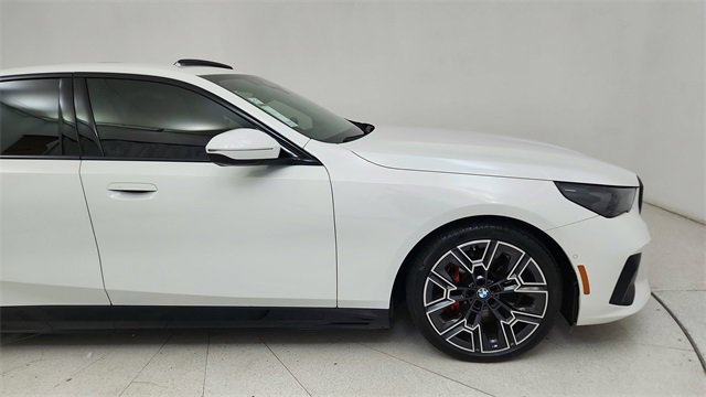 Used 2025 BMW i5 eDrive40i w/ M Sport Package image 8