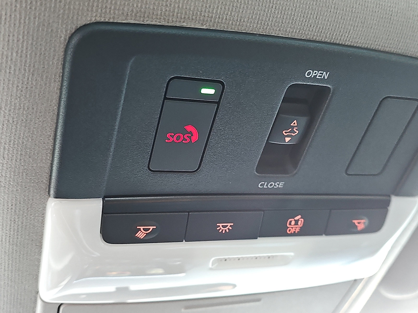 Used 2025 Nissan Sentra SR w/ SR Premium Package FWD image 26