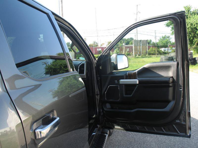 Used 2019 Ford F150 Lariat w/ Equipment Group 502A Luxury AWD/4WD image 15
