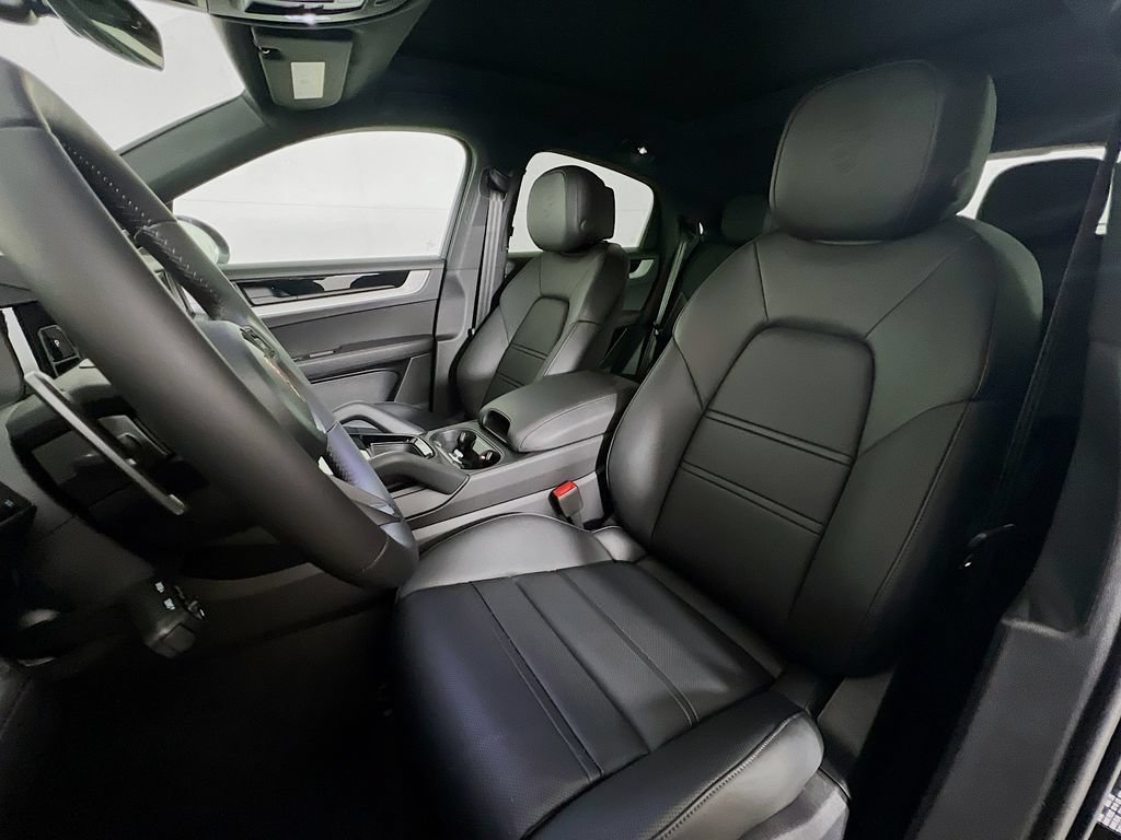 New 2026 Porsche Cayenne E-Hybrid Coupe AWD/4WD image 5