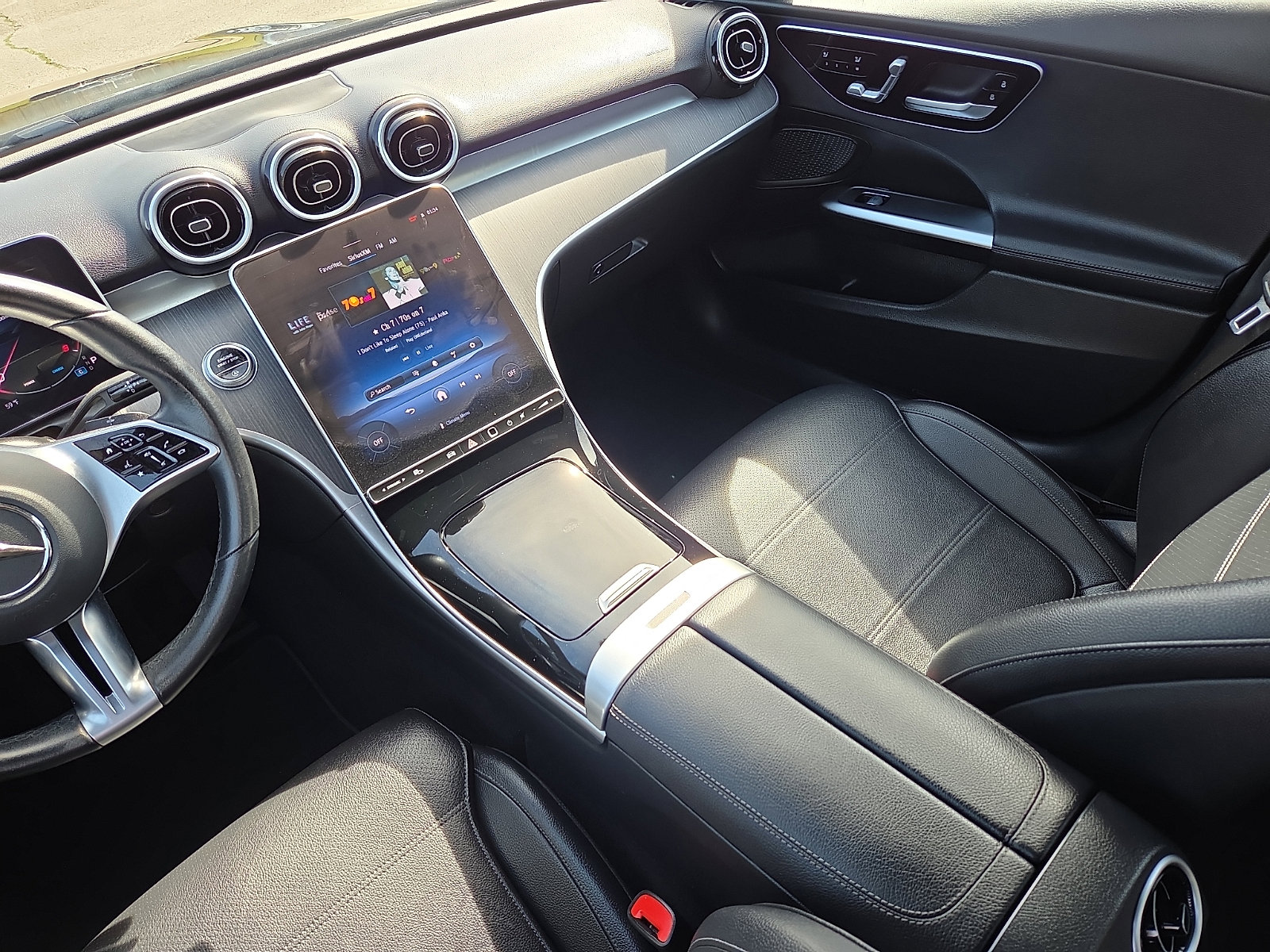 Used 2025 Mercedes-Benz C 300 Sedan image 12