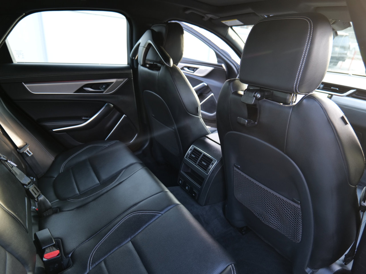 Used 2024 Jaguar XF R-Dynamic SE image 45