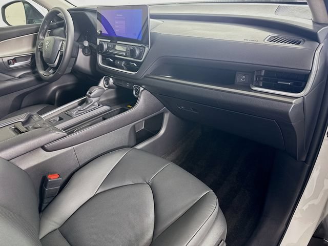 Certified 2024 Toyota Grand Highlander AWD image 30
